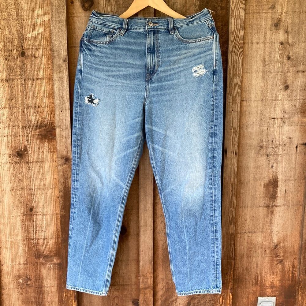 American Eagle Mom High Waisted Jean Organic Cotton-Distressed